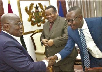 Prez. Akufo-Addo welcoming Dr. George Donkor (R), Prez. of ECOWAS Bank for Investment and Development. With them is Mr. Bashir Mamman, the immediate past President of the bank.